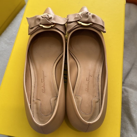 Salvatore Ferragamo - Nude Block Heels - Size 7.5 - Picture 5 of 11
